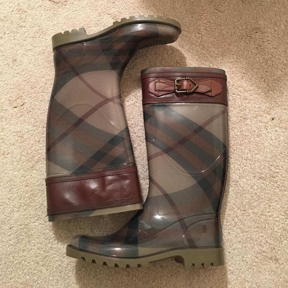 Burberry House check rain boots